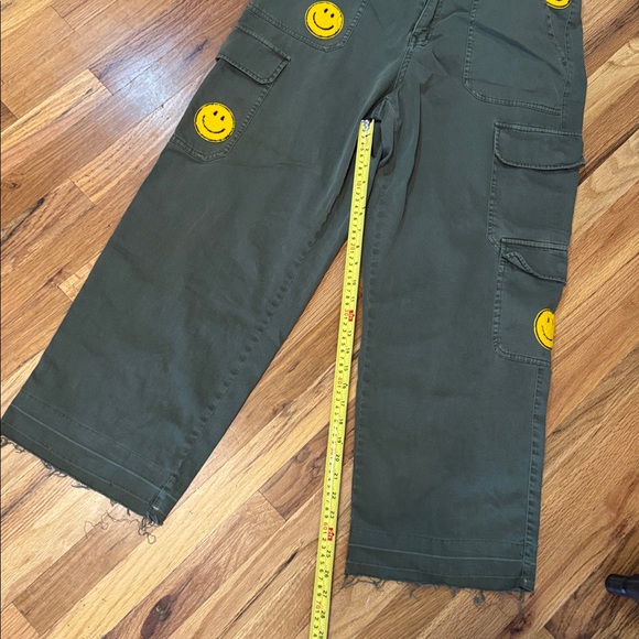 Lucky Brand Green Cargo Pants with Yellow Smiley Patches size large - Picture 7 of 11
